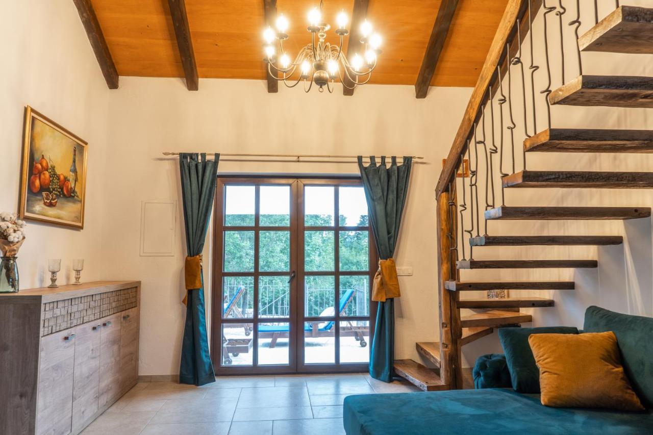 נאום Villa Ilir מראה חיצוני תמונה