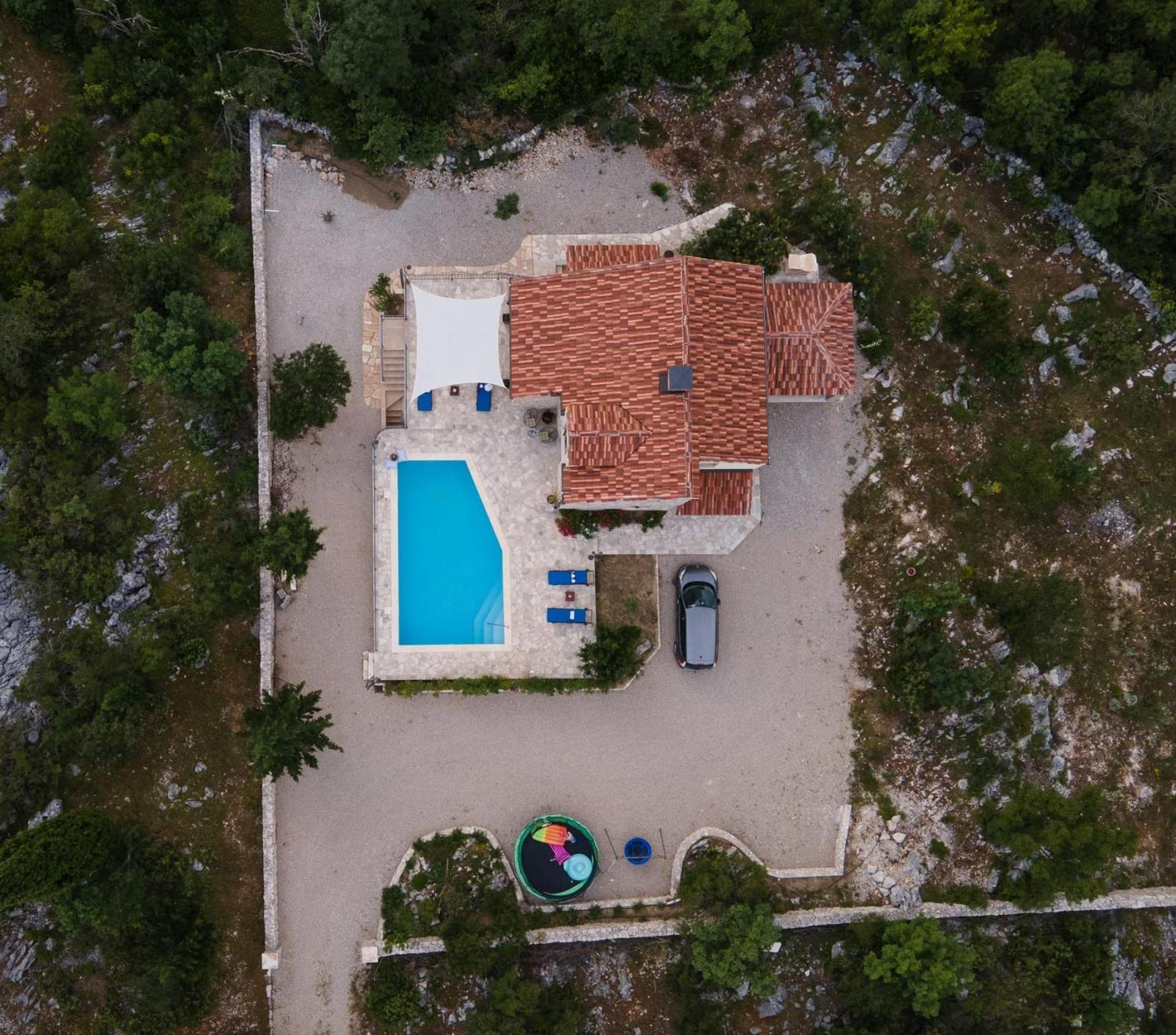 נאום Villa Ilir מראה חיצוני תמונה