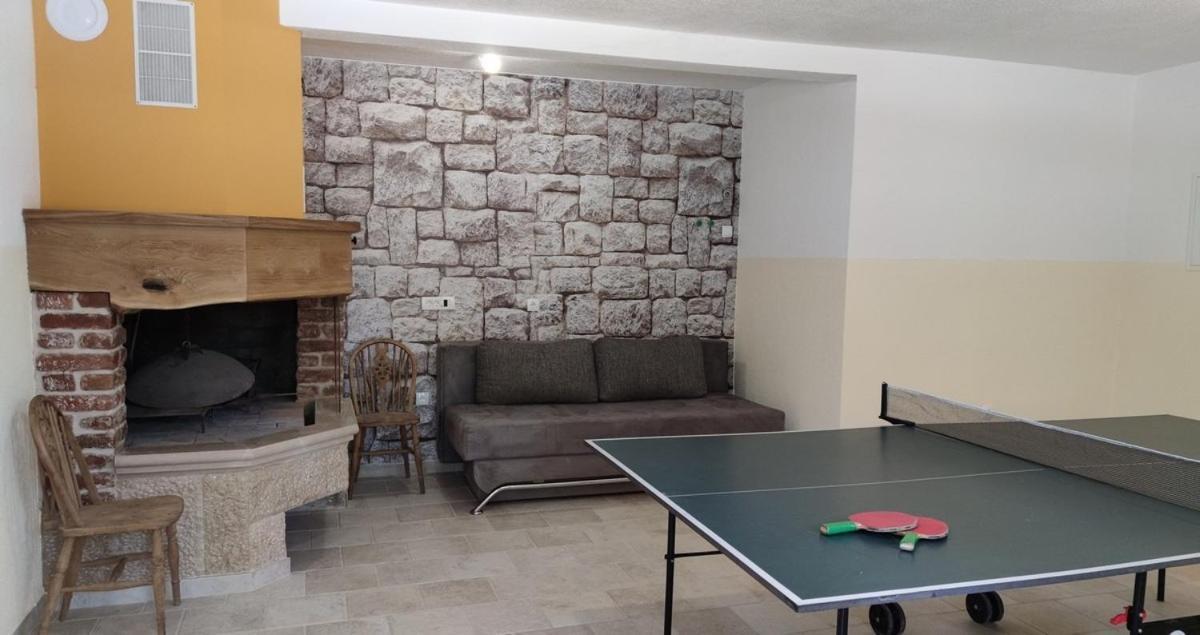 נאום Villa Ilir מראה חיצוני תמונה